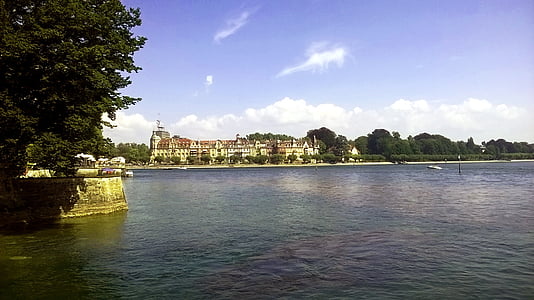 Constanza, Lago de Constanza, históricamente, Baden Wurtemberg, árbol, cielo azul, arquitectura