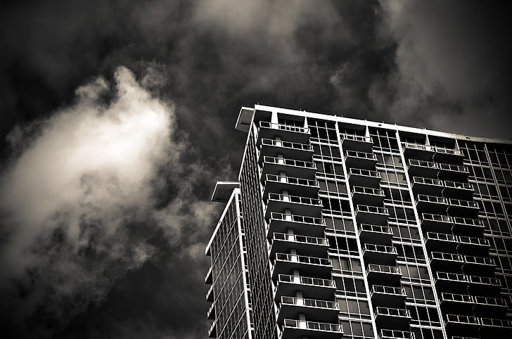 concreto, edifício, tons de cinza, foto, nuvem, céu, urbana