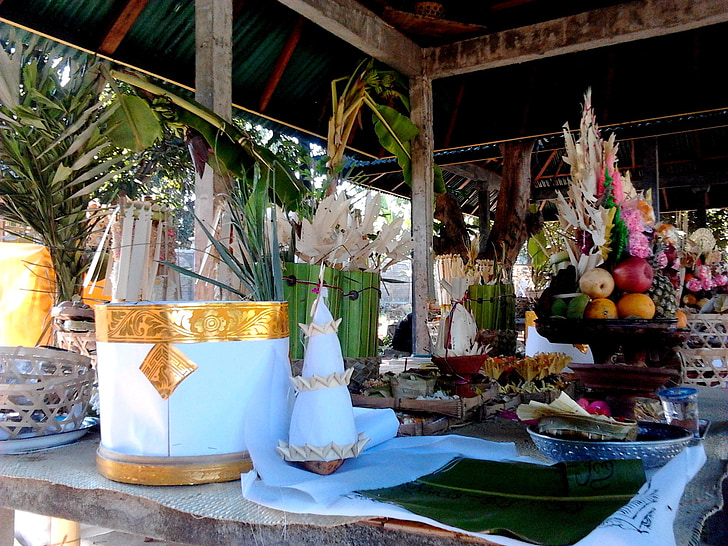Bali, seremonia, lahjat