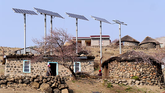 Lesotho, Bergdorf, energi surya, rondavels, rumah, budaya, arsitektur
