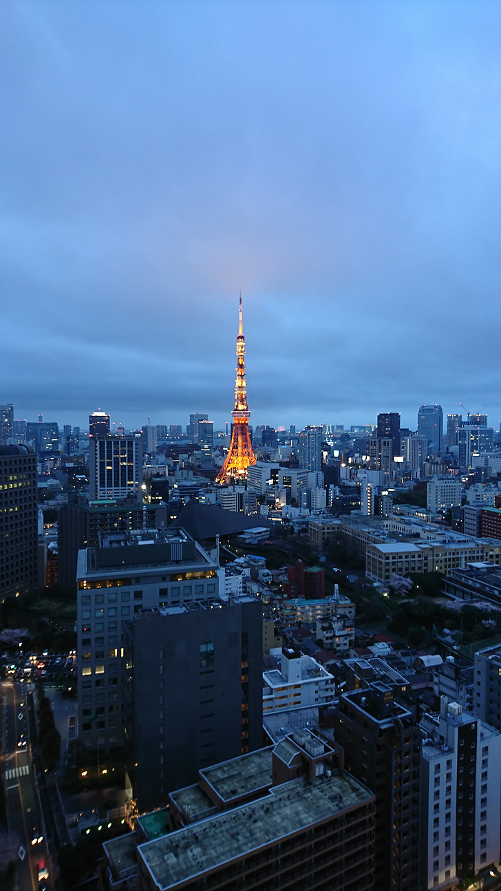 Tokyo tower, nattvisning, byen