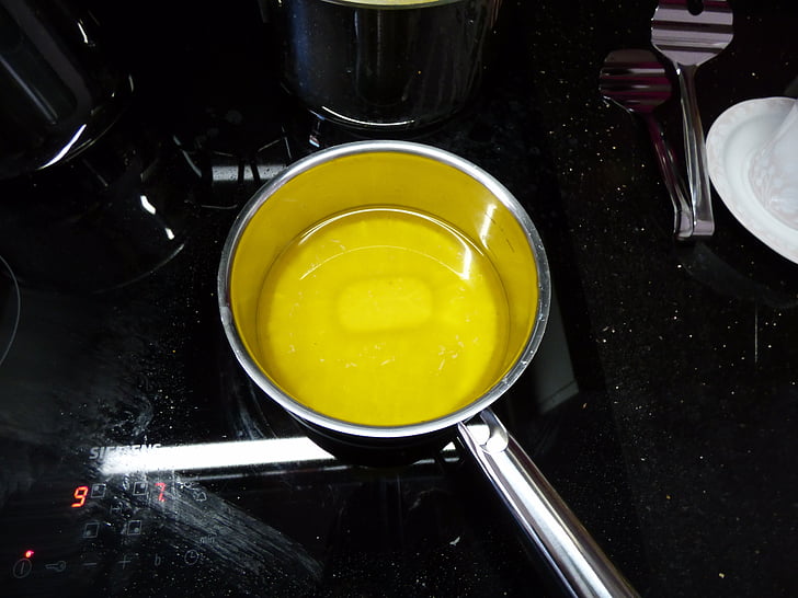 melted butter, butter sauce, stove, cook, heating