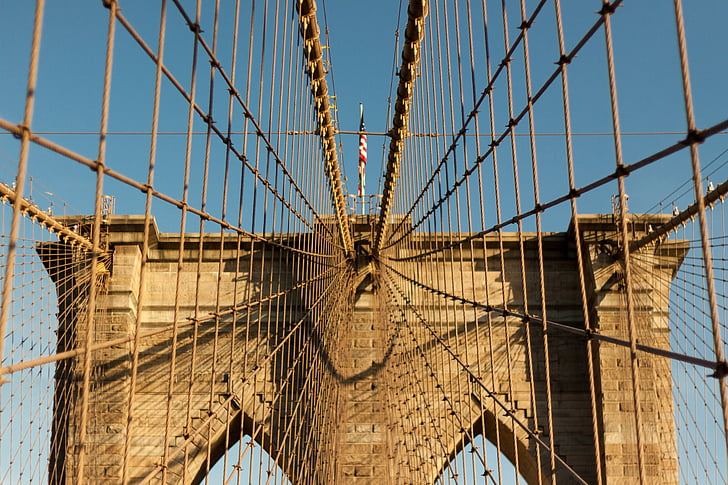 Jembatan Brooklyn, jembatan suspensi, truss jembatan, kawat grid, latar belakang logam, struktur jembatan, struktur beton