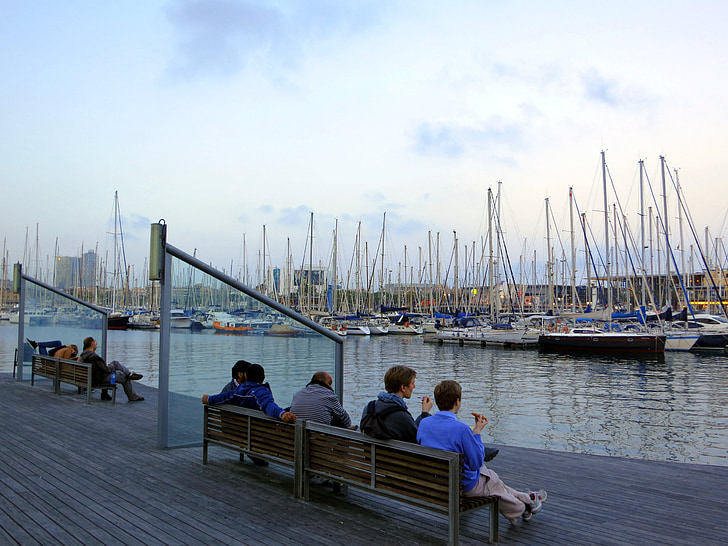 barcos de vela, personas relajantes, viajes, vacaciones