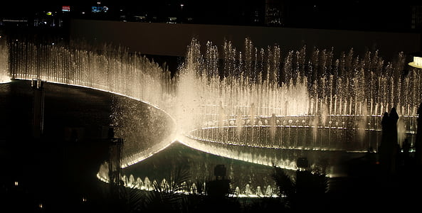 нощ, Дубай, фонтан