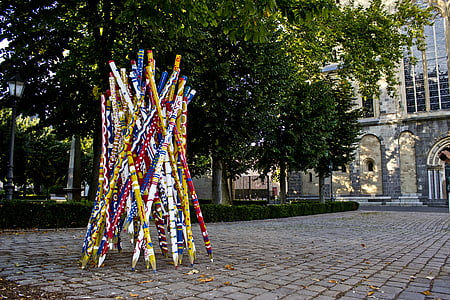 neįgaliesiems pritaikytas, skulptūra, Menas, medienos, rašikliai, spalvinga, spalvoti pieštukai