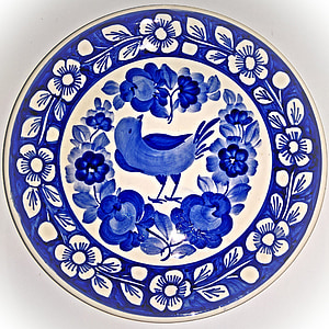 porcelain plate, wall plate, delft style, blue white, bird, flower vine, kitchen