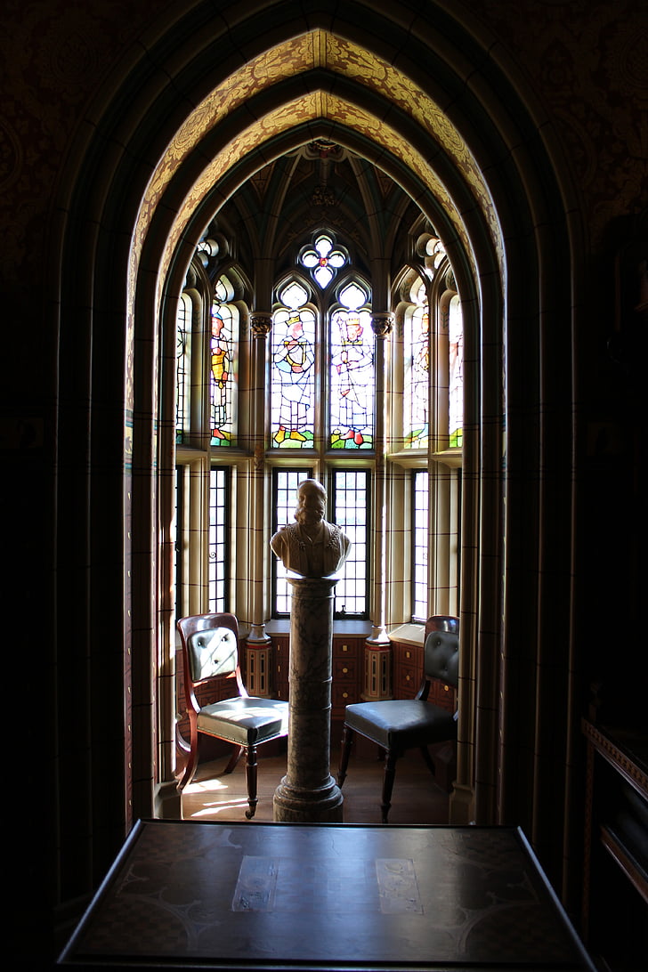 Biblioteca, finestra, vidrieres, vidre, vitralls, estàtua, rei