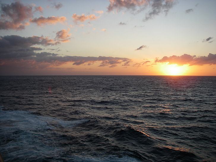 Sunset, Ocean, Sea, rahulik, taevas, pilved, hajutatud