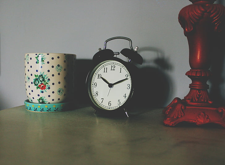 jam alarm, Clock, mug, bayangan, Meja, waktu, Vintage