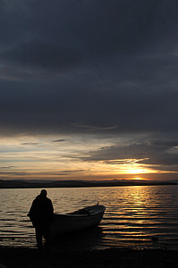 pescador, barco, praia, à noite, pôr do sol, silhueta, Lago