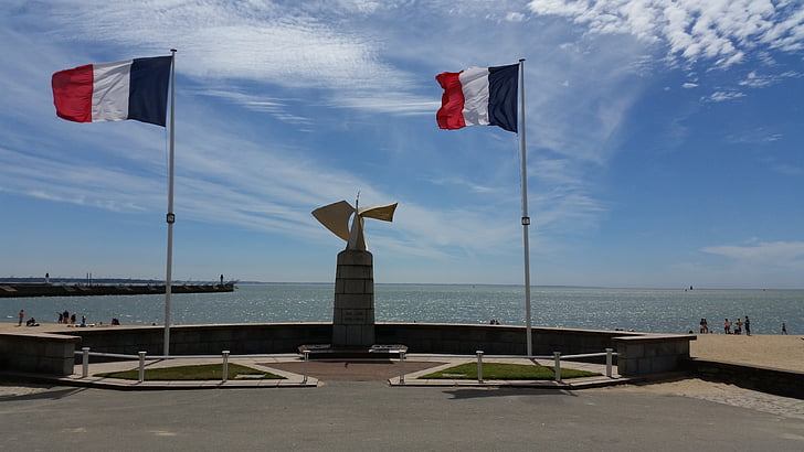 france, st nazaire, flag, beach promenade, mast