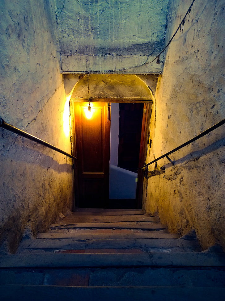 вратата, на долния етаж, перила, светлина, стълбище, стълби, стълбище
