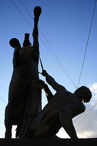 estatua de, caballo, hombre, silueta, bronce, San Petersburgo