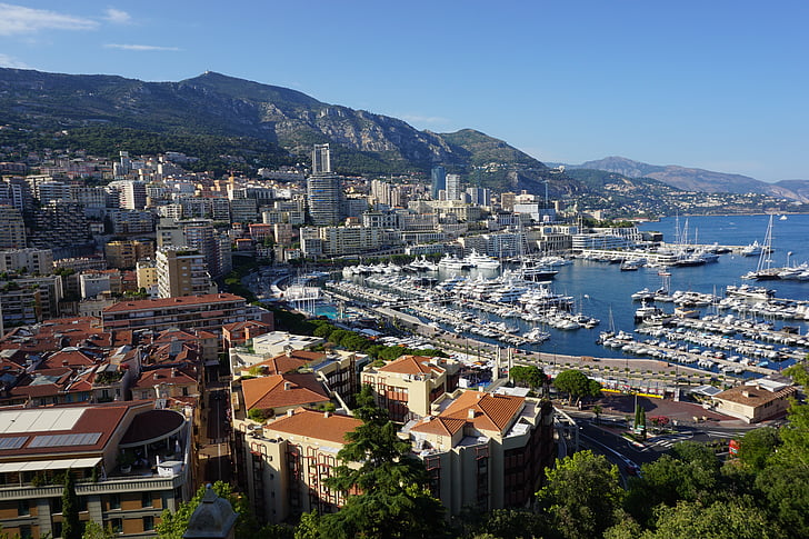 Monaco, Bay, deasupra capului