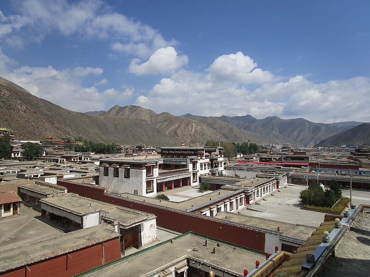 labrang is, tibetan buddhism, in gannan prefecture