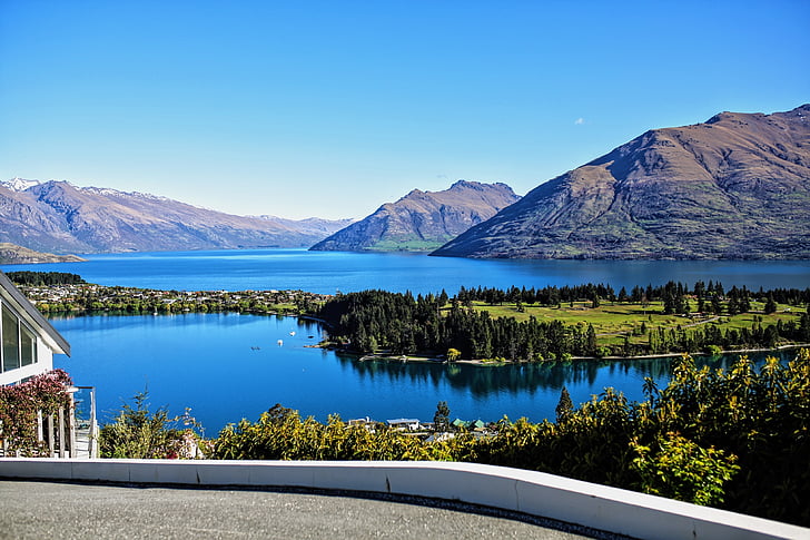 Nuova Zelanda, Queenstown Nuova Zelanda, piccola città, Lago, montagna, natura, tempo libero