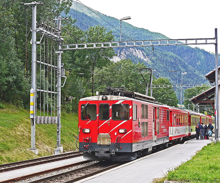 Schweiz, Matterhorn-gotthard-bahn, regionala tåg, järnvägsstation, bo, Fiesch, Valais