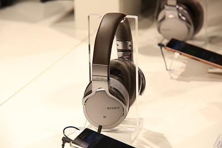 Sony, слушалки, музика, техническа