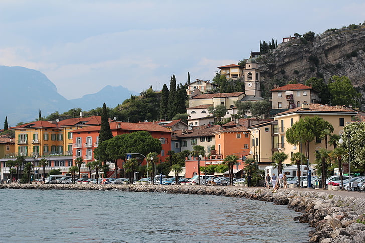 Italie, Garda, Torbole, montagnes, bateaux, Banque, promenade