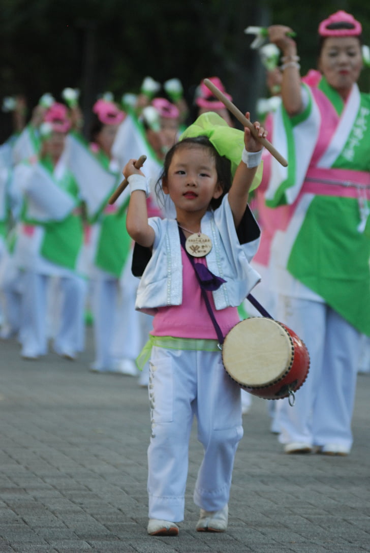 copil, Japoneză, Festivalul, Yosakoi, bate, tambur, Japonia