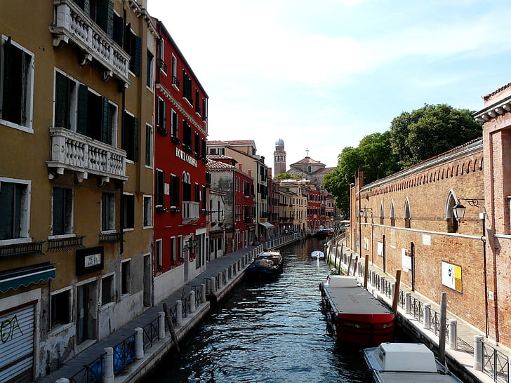 Taliansko, Benátky, kanál, Hotel Garda, Rio-deitolentini, letné, júna
