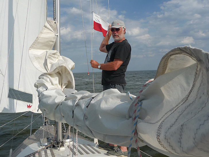 ветроходна лодка, платно, полски флаг, флаг, преминаване на граница