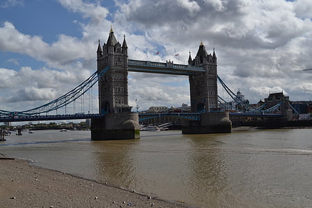 Tower bridge, thames-joen, Lontoo