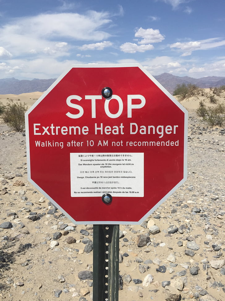 Stop-Schild, Death valley, extremer Hitze, Warnung