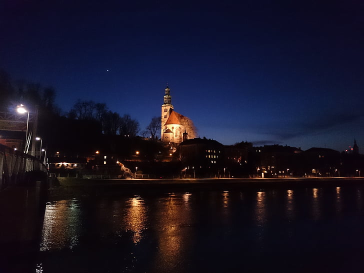 Salzburg, Austria, seara, Müllner Biserica, Salzach