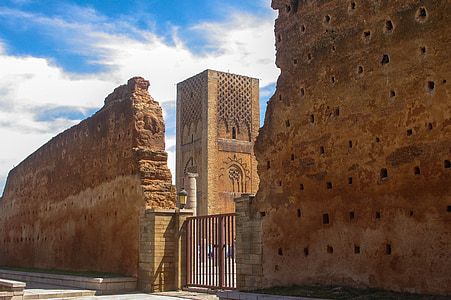 monumento para a torre de hassan, cidade de rabat, em Marrocos, viagens, dinastia dos Almóadas, cuscuz