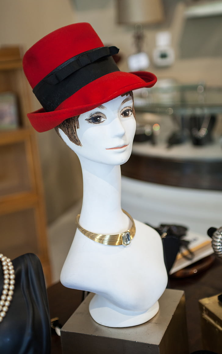 mannequin, hat, bust, necklace, gold, red, felt