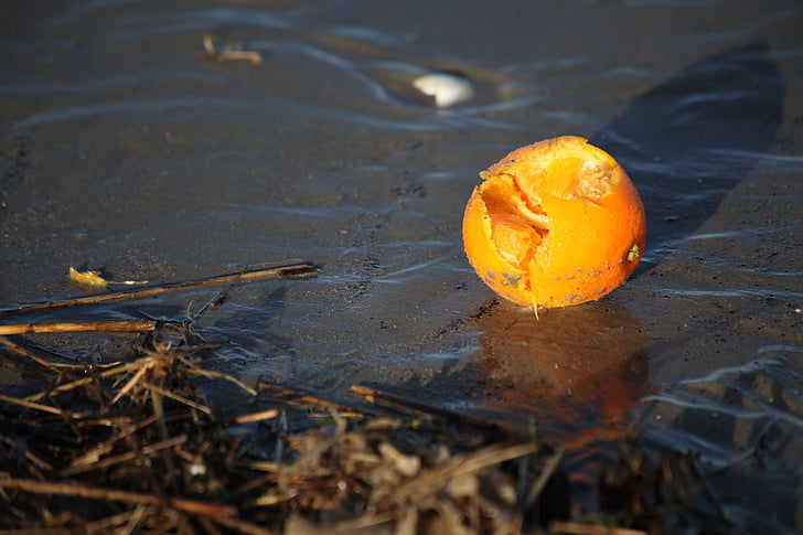plávajúcich vecí, Orange, Večerné svetlo