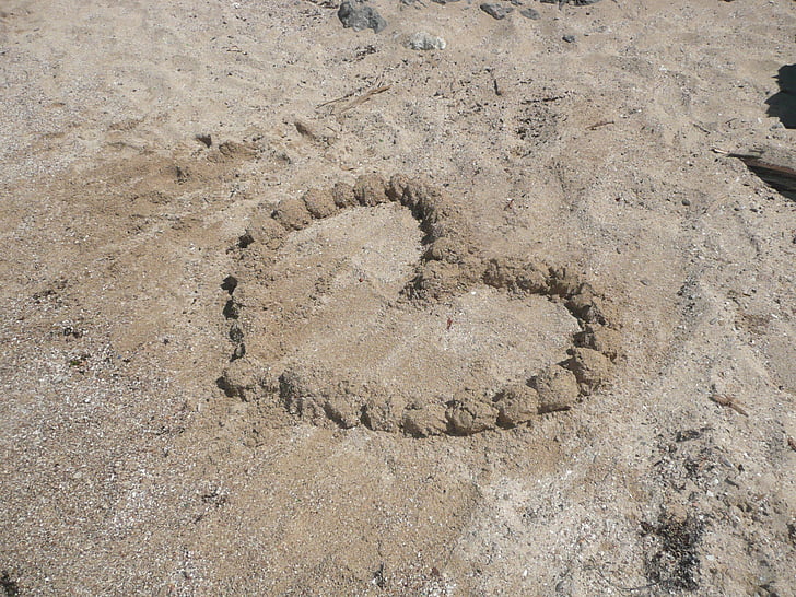 plajă, nisip, inima
