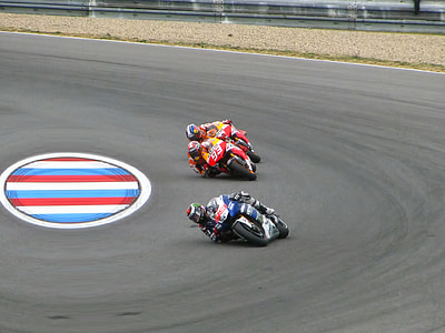 Lorenzo, Marquez, Pedrosa, MotoGP, závod, závodní, sledování