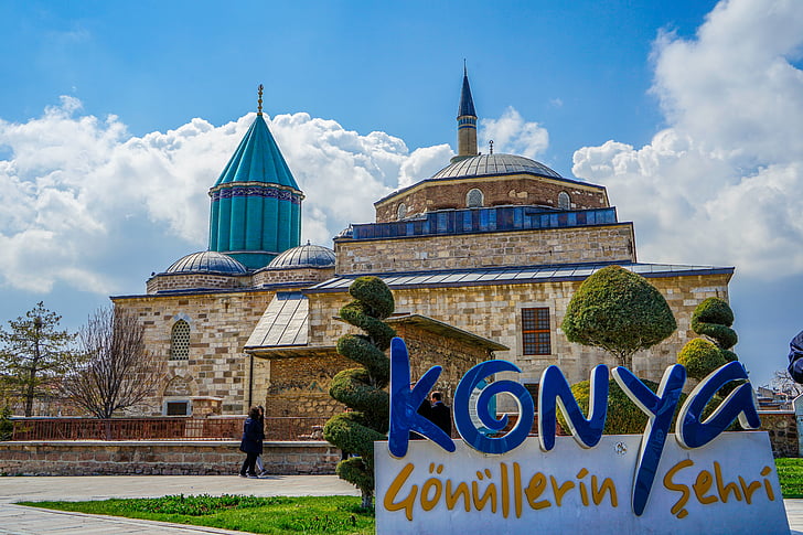 budova, Konya, modrá obloha