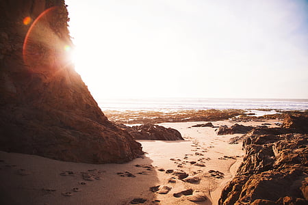 Pantai, jejak kaki, batu, pasir, sinar matahari, laut, alam