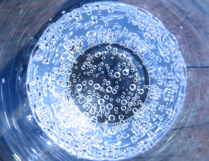 trinkbecher, drinking water, carbonic acid, air bubbles