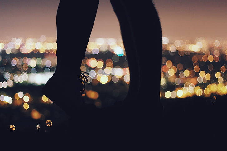silhouette, photo, couple, feets, lights, blurry, city