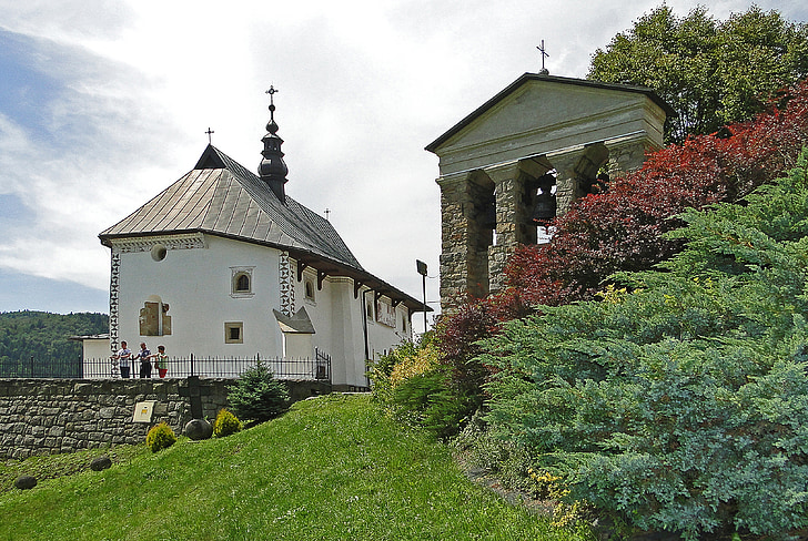 Polen, Malopolska, by trail, kirke, kirken i tropiu, klokketårnet, klokker