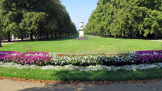 Pillnitz, Dresden, grajski park, cvetje, spomenik, zanimivi kraji