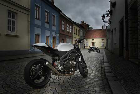 motorbike, motorcycle, triumph, cafe racer, old city