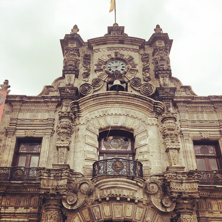 Guadalajara, vladna palača, Center