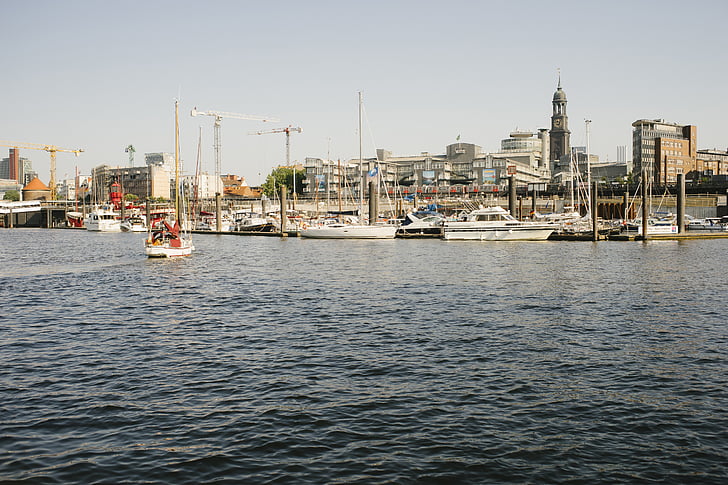 teljesítmény, csónakok, ülés, az oldalon, víz, Hamburg, vízparton