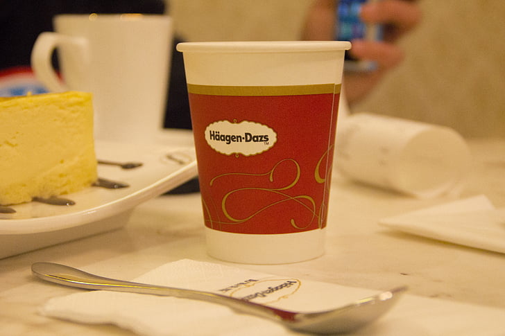 Häagen-dazs, taza de papel, mesa de comedor, simple, comedor