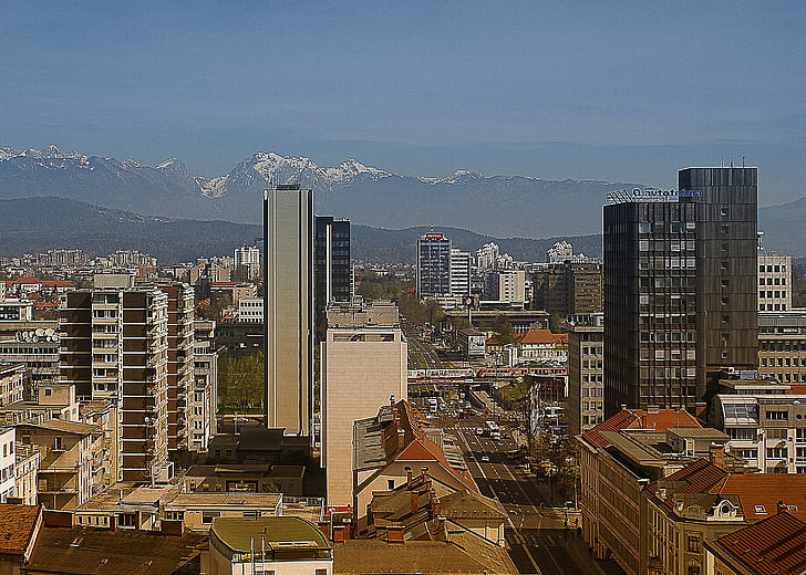 Panorama over byen, pyran by, skyskrabere, gaderne, arkitektur, centrum af, tagene