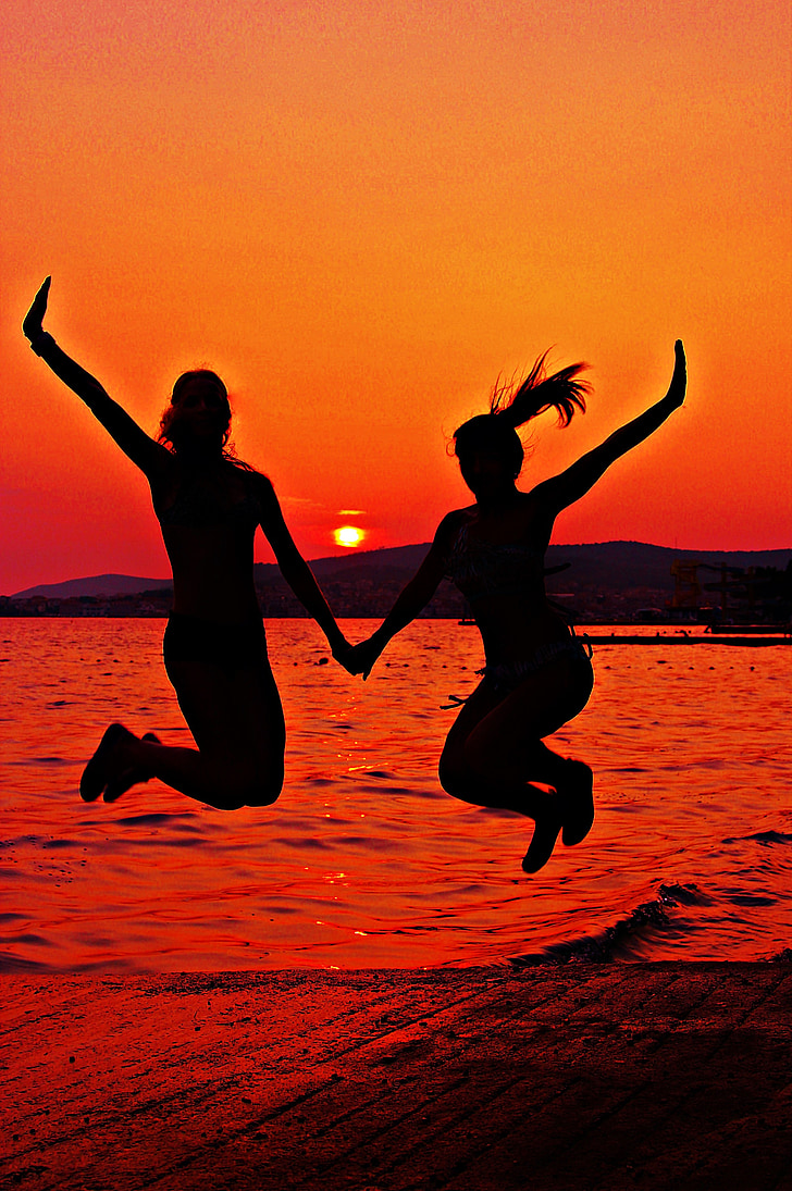 girlfriends, silhouette, sunset, go to