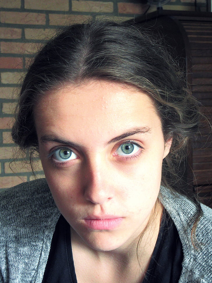 νεαρή γυναίκα, μπλε μάτια, πορτρέτο, πρόσωπο, συναισθήματα, καθαρή, θλίψη