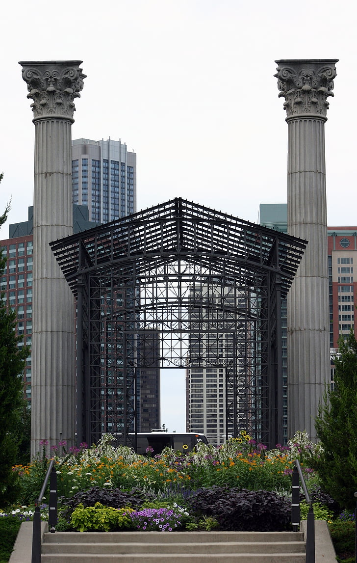 Chicago, Millennium park, Lurie, scale, pilastri, ingresso, fiori