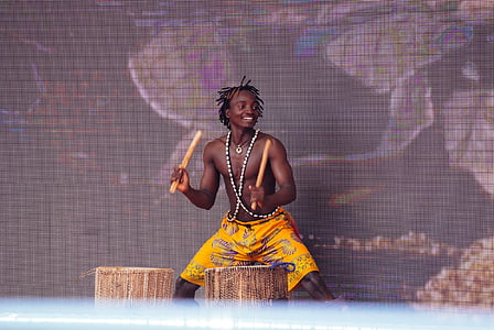 Trommel, macht, afrikanischer Mann, Musik, Frauen, tanzen, Tänzerin